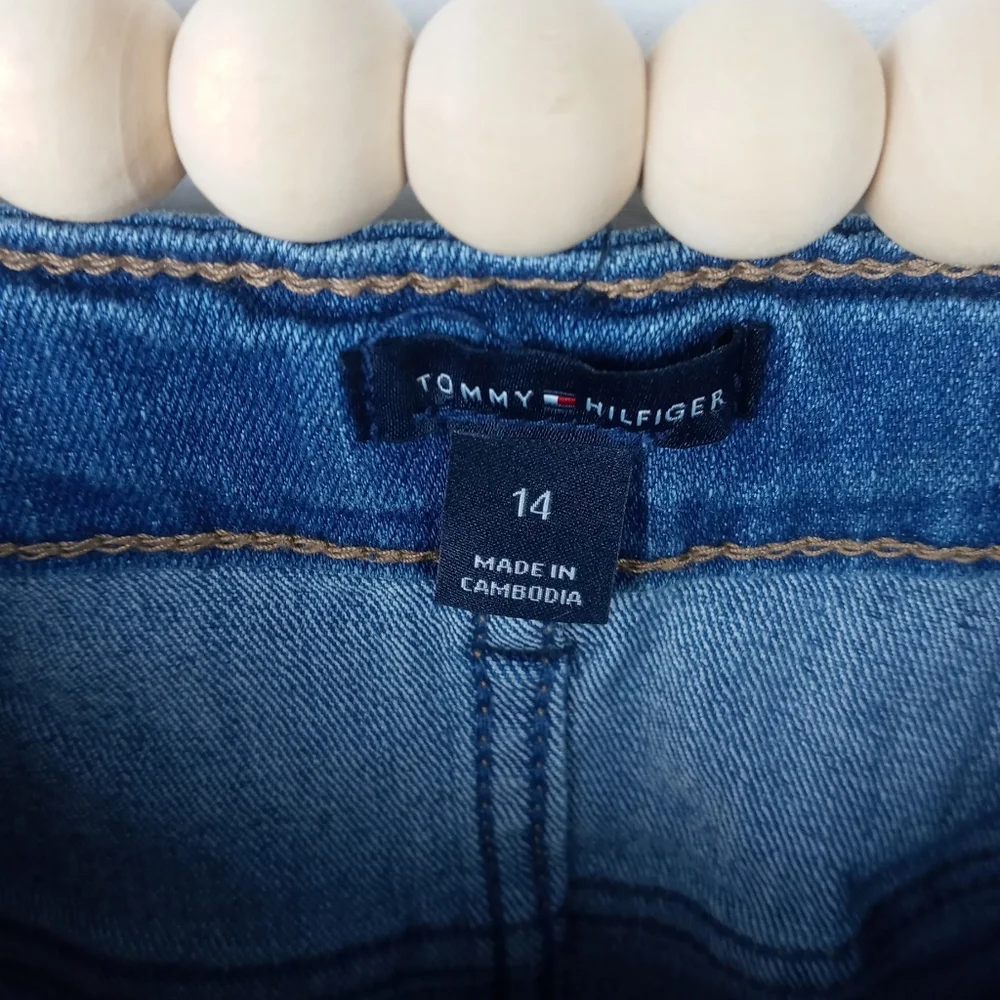 Tommy Hilfiger girls size 14 snap front straight denim jean skirt normal wash